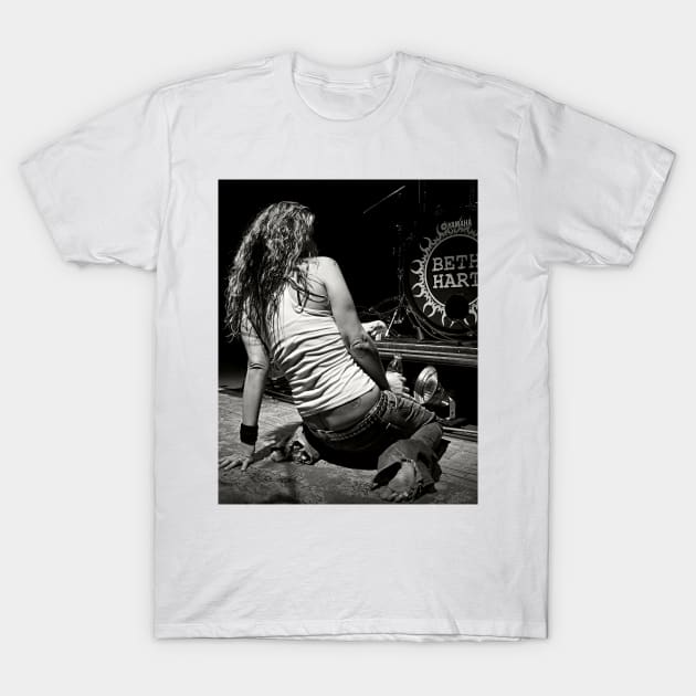 Beth Hart on Stage, Blues Rock, Soul, Beth Hart Print, American Singer T-Shirt by ZiggyPrint